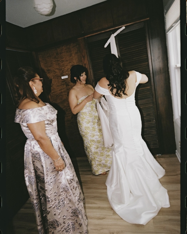 A Romantic Garden Wedding with Whimsical Foraged Blooms & Berries