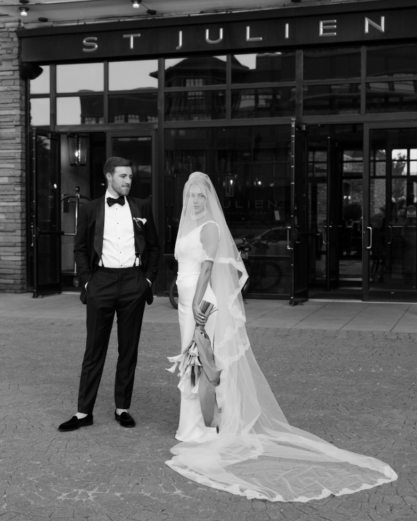 An Chic Buttercream Garden Wedding in Colorado