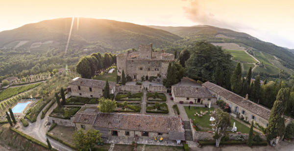 6 Best Vineyard Wedding Venues | Winery Wedding Locations | Wine Farm | All Inclusive Bridal Packages