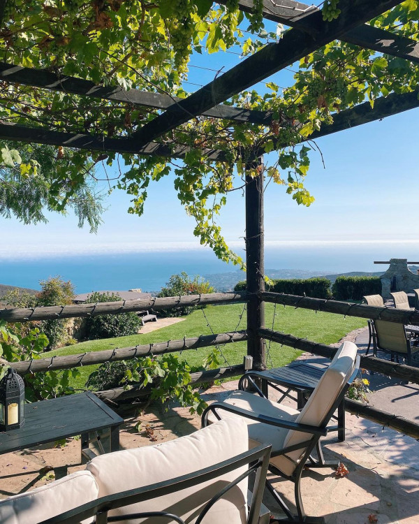 6 Best Vineyard Wedding Venues | Winery Wedding Locations | Wine Farm | All Inclusive Bridal Packages