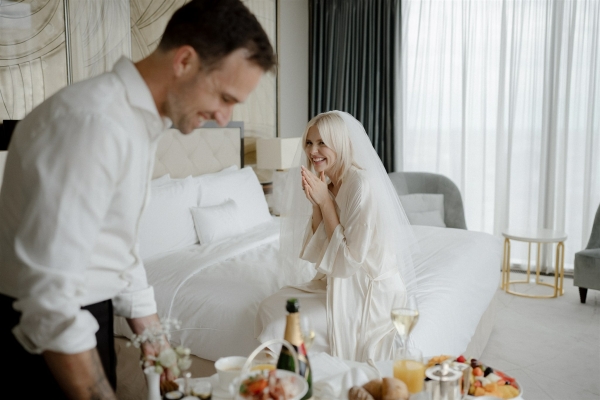 Berlin city elopement | THE WED