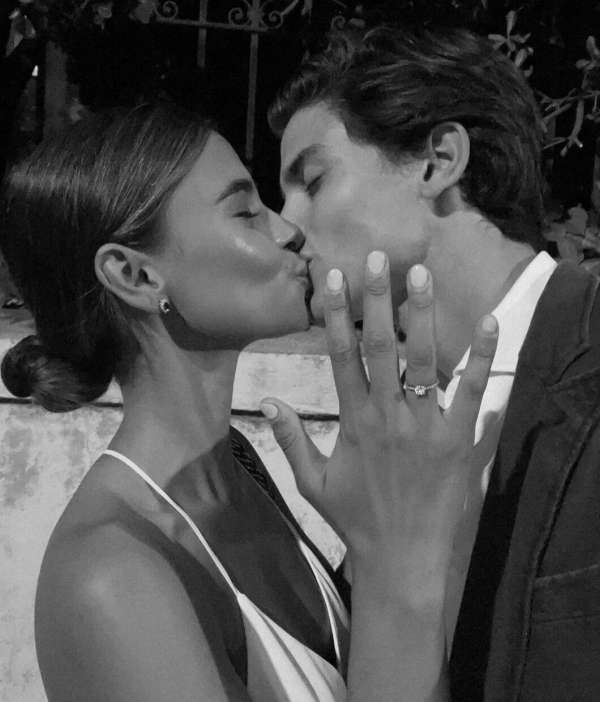 Engagement Party Etiquette | Who Throws The Engagement Party | Who Should be Invited | Planning Guide