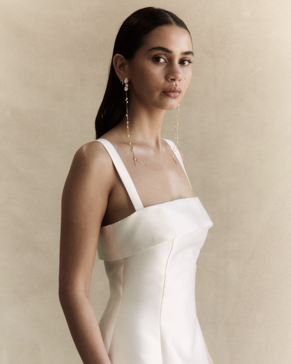 Best Wedding Dresses for Small Bust | Bridal Gowns for Petite Chest | Wedding Outfits