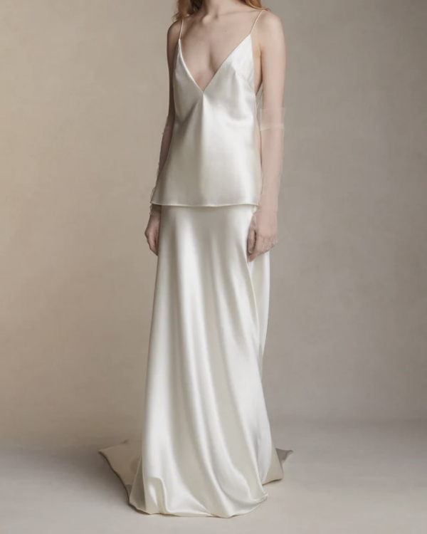 Best Wedding Dresses for Small Bust | Bridal Gowns for Petite Chest | Wedding Outfits