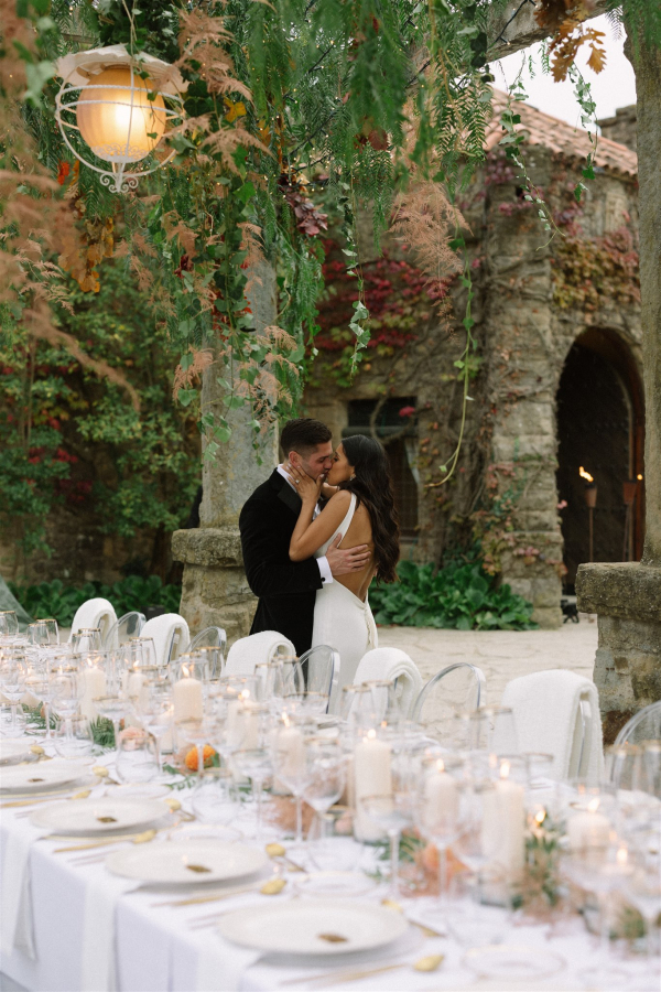 A Minimalistic Fall Wedding at La Baronia