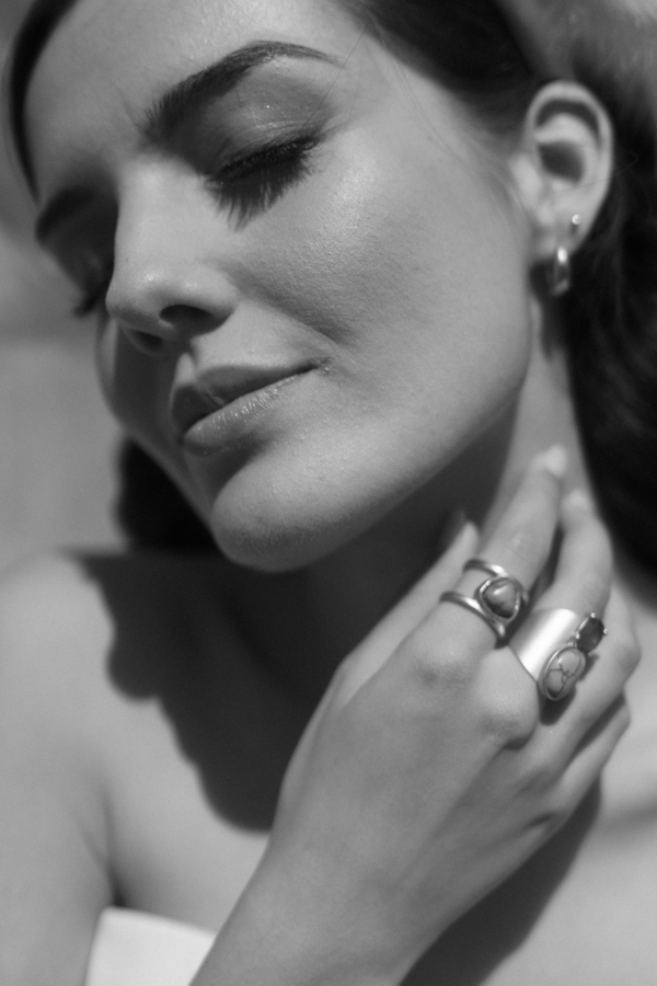 Concrete & Elegance: The Unexpected Pairing