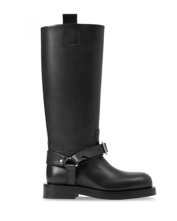 Trendy Women Black Motorcycle Boots for Fall | Biker Boots Style Guide