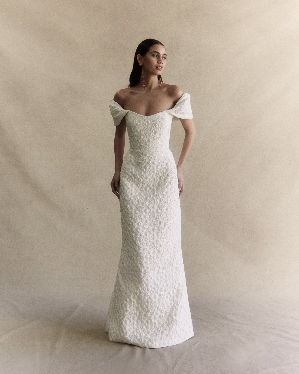 Wedding Dresses for Women with Broad Shoulders - Wedding Style Magazine