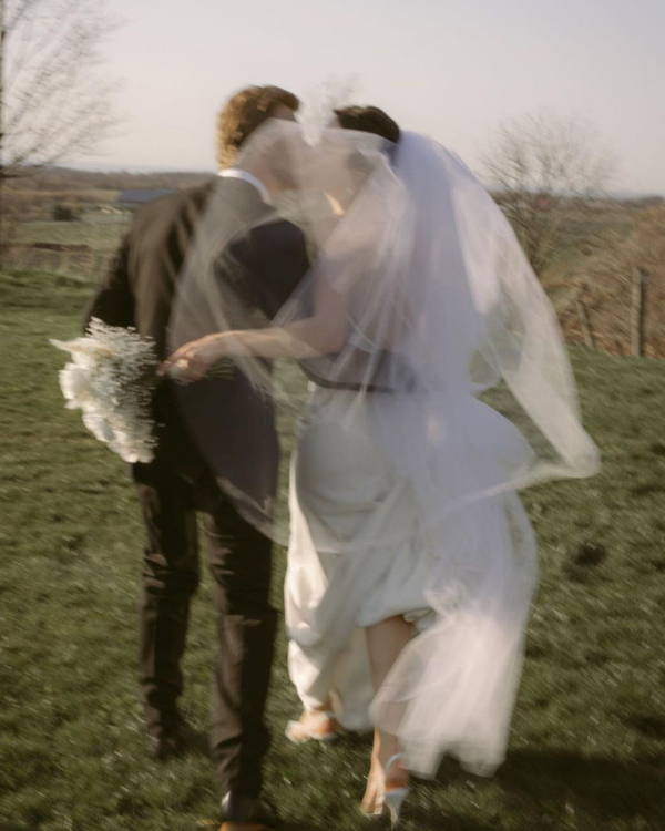 15 Best Wedding Photographers in Canada | Canadian Professional Photography | TOP Luxury Bridal Photographers