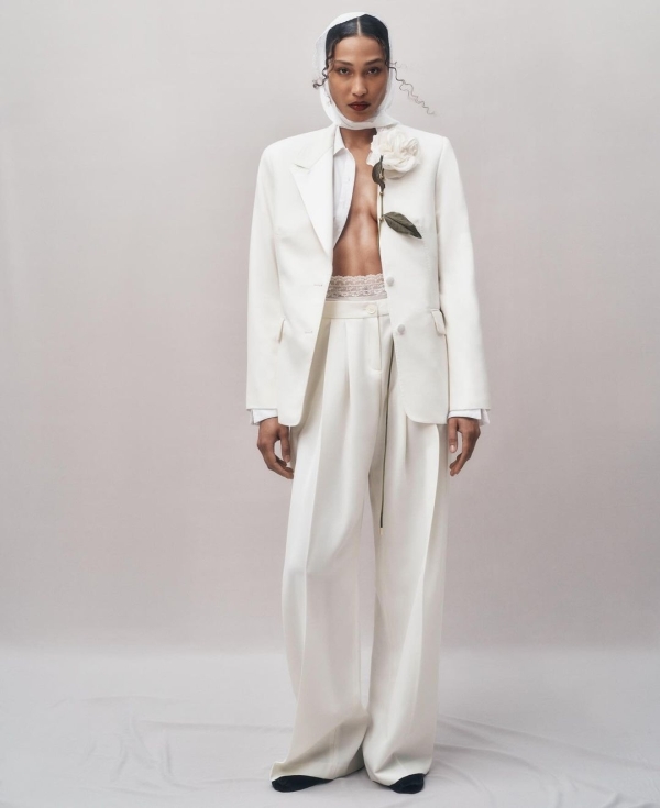 30 Trendy Bridal Dresses Under $1,000