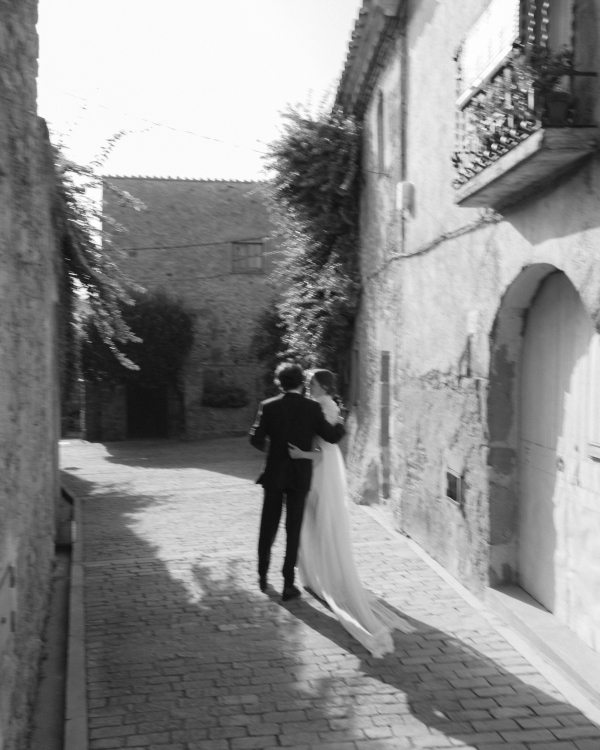 An Elegant Barcelona Wedding with Minimalist Charm