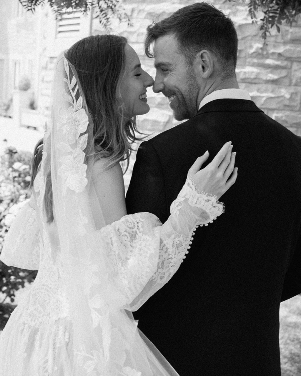 15 Best Wedding Photographers in Canada | Canadian Professional Photography | TOP Luxury Bridal Photographers