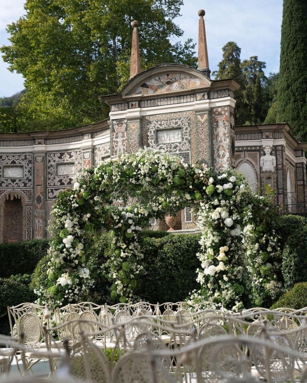 Wedding Florist in the UK | Wedding Decorators, Flower Arrangements in Britain | Bouquet For Bride