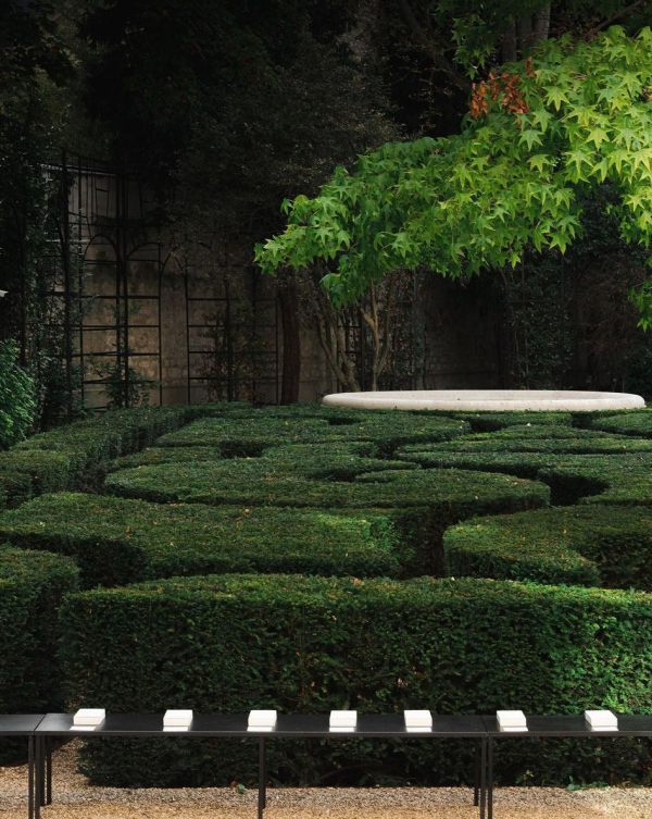 20 Bench Seating Ideas for Your Wedding