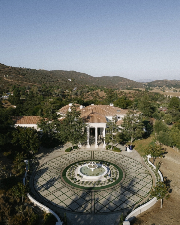 Jamie Foxx’s Daughter Corinne Wears Monique Lhuillier as She Marries in California