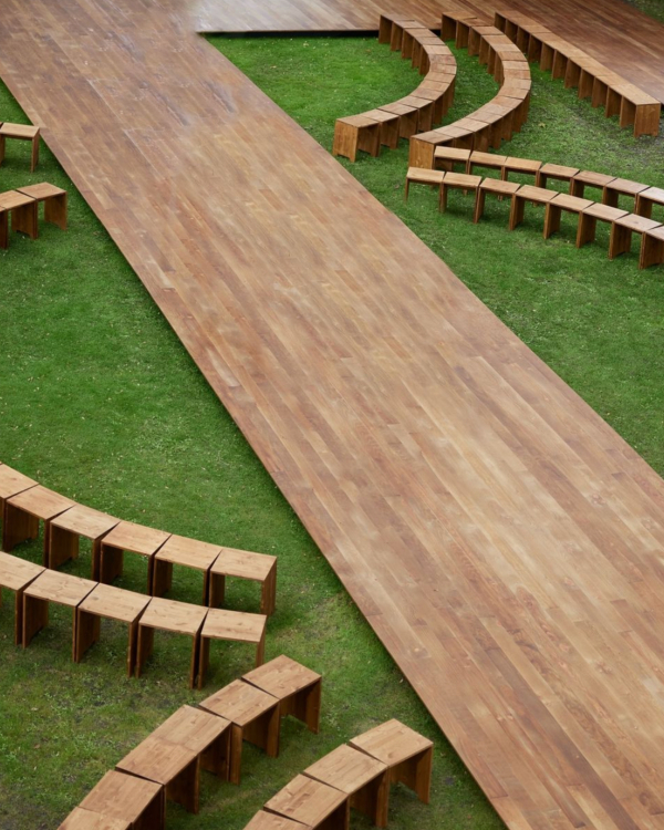 30 Fresh Ideas for Unique Aisle and Ceremony Seating