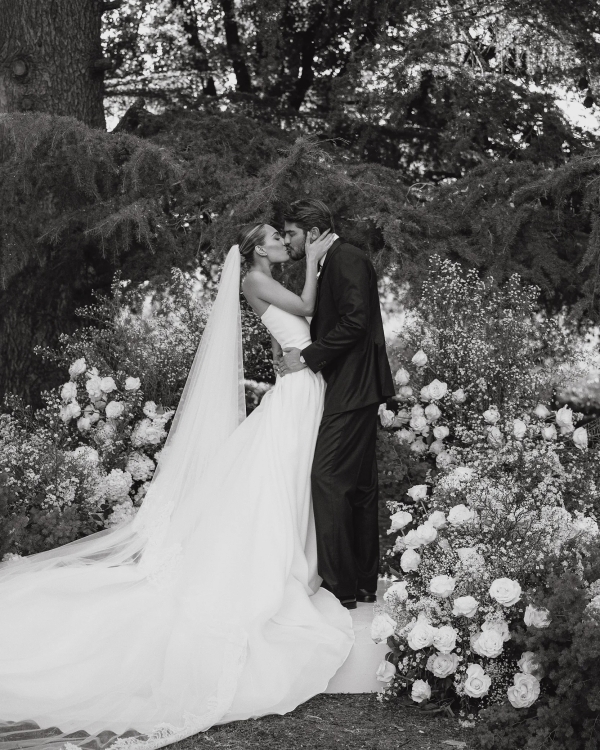 Influencer Angela Caloisi’s Tuscan Villa Wedding Was the Epitome of Cinematic Elegance