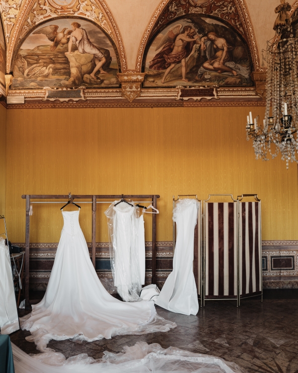 Influencer Angela Caloisi’s Tuscan Villa Wedding Was the Epitome of Cinematic Elegance