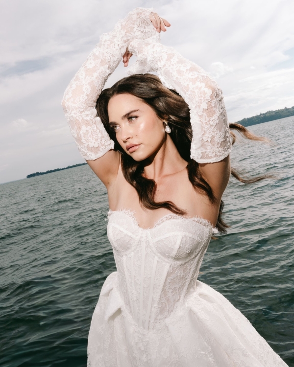 Beauty Brooke Lilias