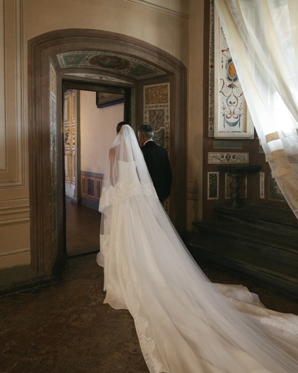Influencer Angela Caloisi’s Tuscan Villa Wedding Was the Epitome of Cinematic Elegance