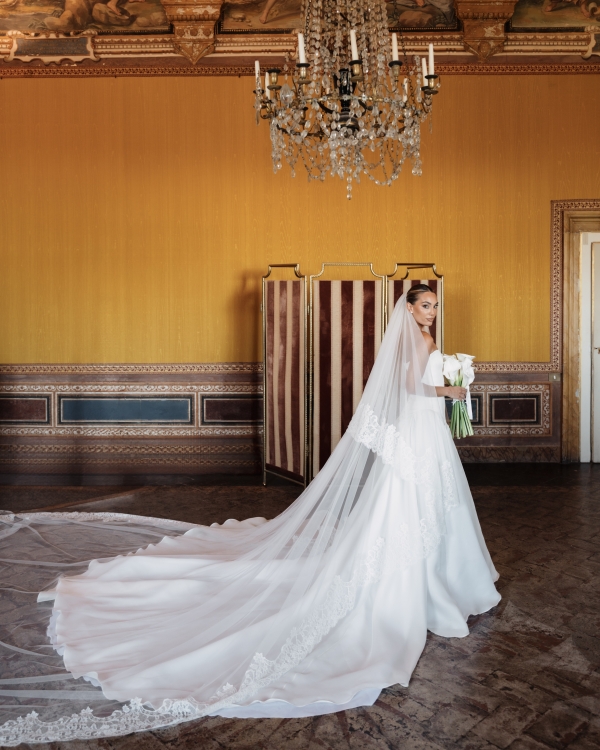 Influencer Angela Caloisi’s Tuscan Villa Wedding Was the Epitome of Cinematic Elegance