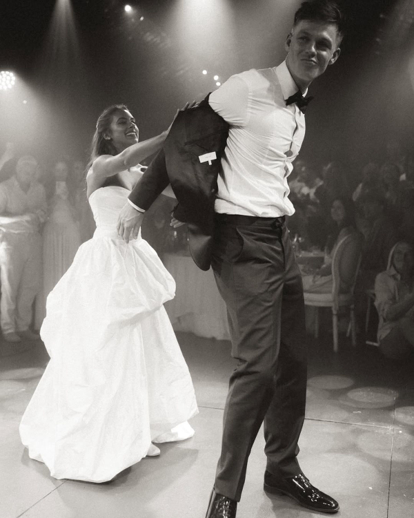 Which Wedding First Dance Style Is Right for You? | How to Choose Wedding Dance Style