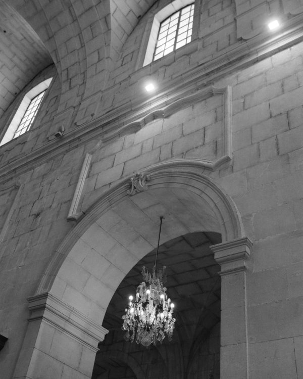 An Artistic Wedding Amongst a Hidden Stone Quarry in Provence