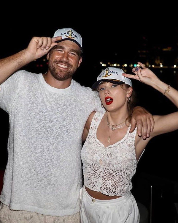 30 Iconic Halloween Costumes for Couples