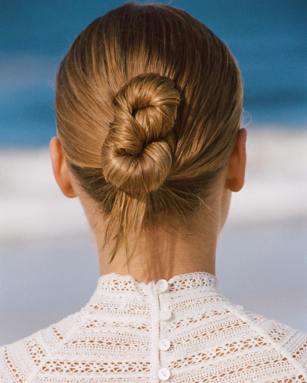 Humidity-Proof Wedding Hairstyles: 6 Styles & Step-by-Step Guides