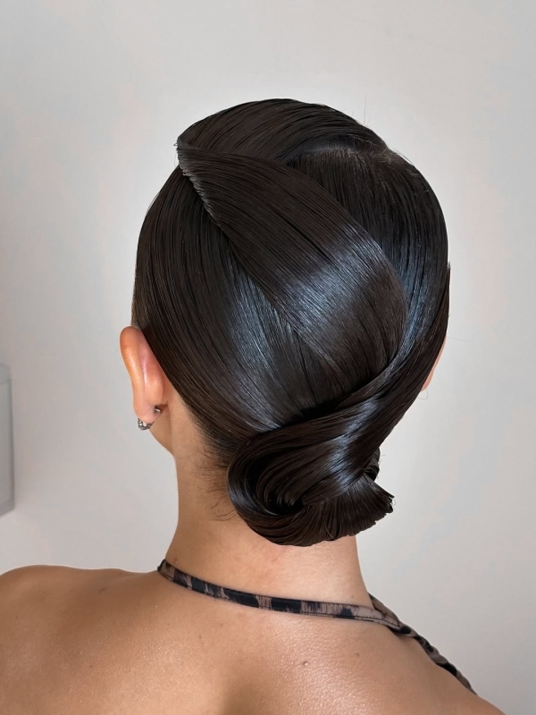 How to Make Your Wedding Hair Stay Perfect All Day