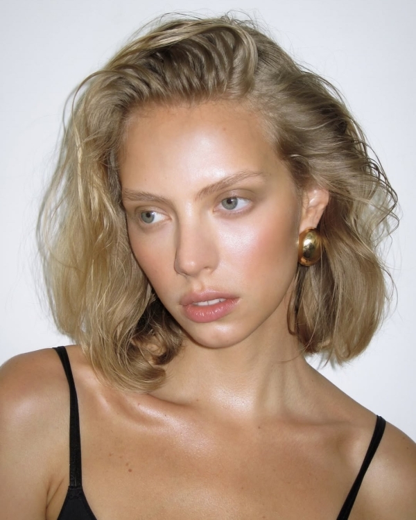 How to Make Your Wedding Hair Stay Perfect All Day