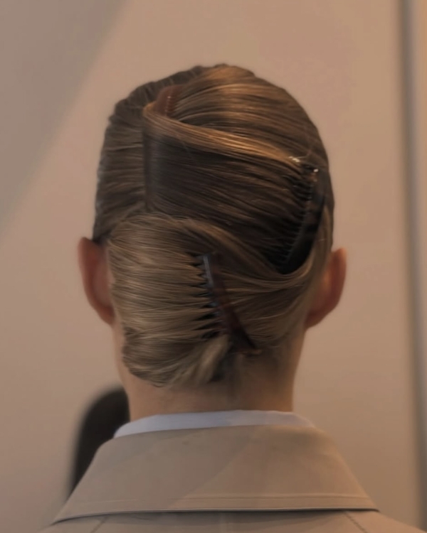 How to Make Your Wedding Hair Stay Perfect All Day