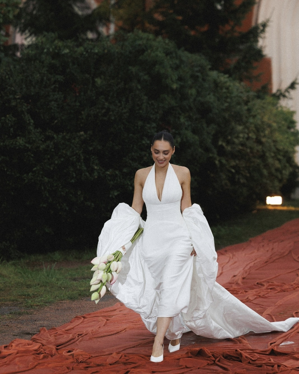 A Dreamlike Wedding with Enchanting Ballerinas & Art in a Historic Palace