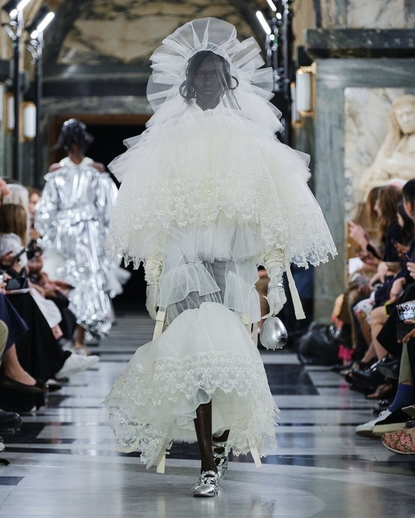 Alternative Bridal Looks | London Fashon Week September 2022 | Simone Rocha Wedding Dress | Molly Goddard, Dilara Findikoglu, Erdem, Harris Reed