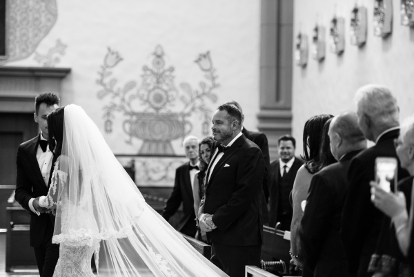 Classic Black Tie Wedding Pictures  | Sara & Devin's Black Tie Wedding in California | Photo