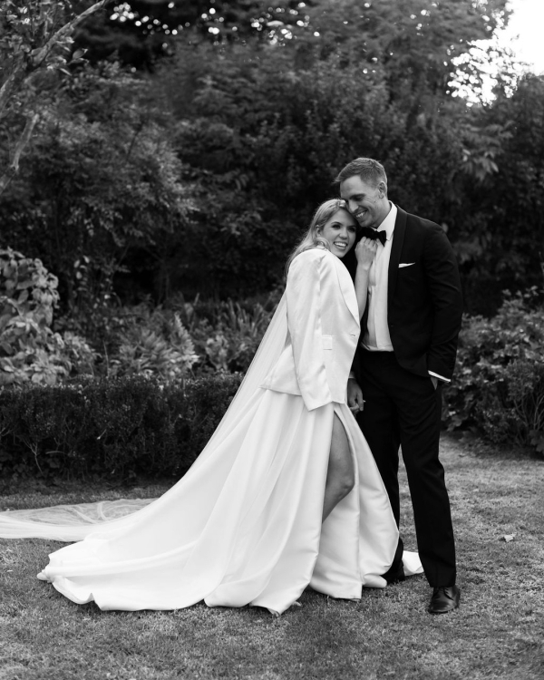 Isabella & Sam’s Elegant Wedding at Glenrock Gardens | Photo | English Country Garden Bridal Party in Tenterfield