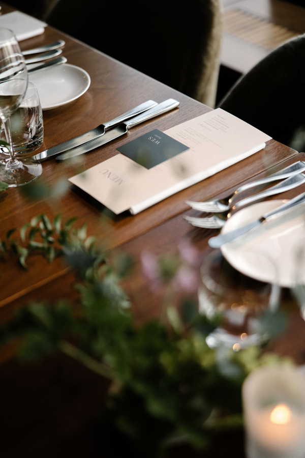 Modern Wedding in Toronto at Canoe | Interview with the Bride About Picking the Venue, Choosing Outfits, and Dealing with Planning Challenges