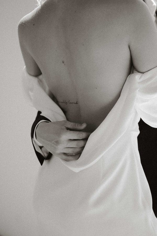 Real wedding that reflected current emotions | An interview with the bride regarding concept development, the wedding program, and the outfits