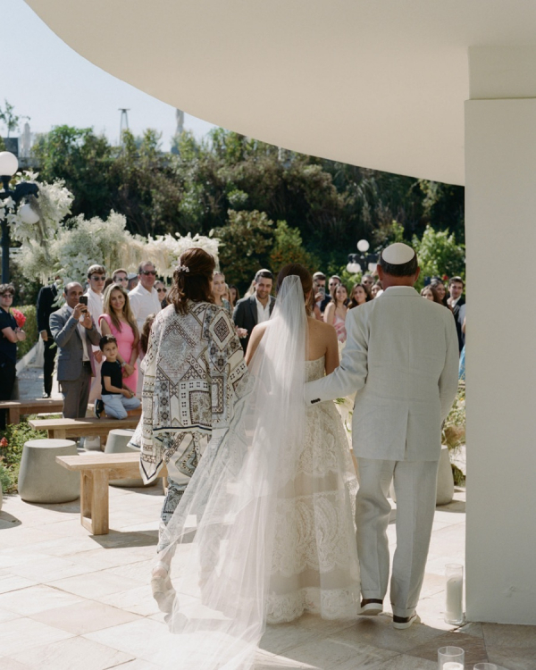 An intimate wedding at parent's residence | Interview with the bride about Persian Abgoosht, heartfelt speeches, and joyful dancing