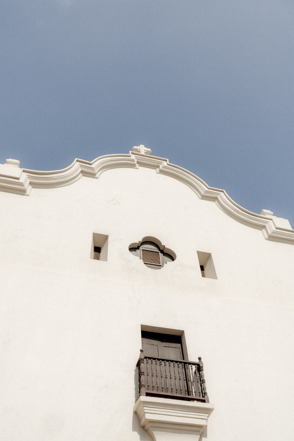 Romance in Puerto Rico: Dream Wedding and Tropical Delights | Interview with the bride about the preparation for the wedding, the choice of outfits and a rich musical program