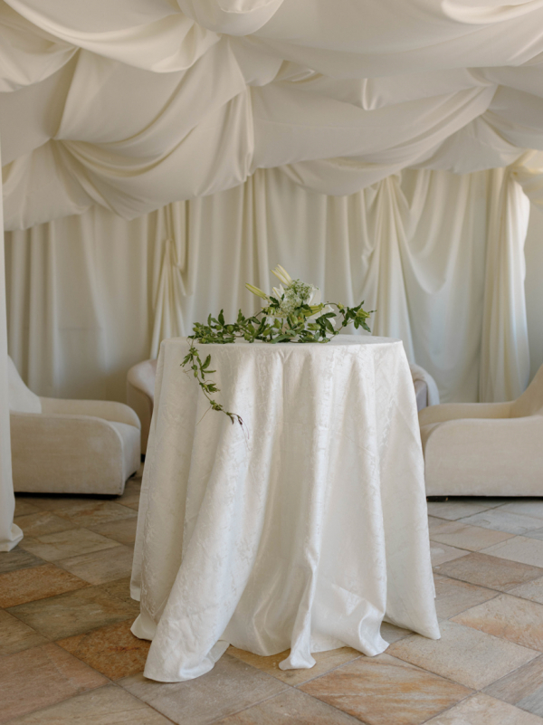 An intimate wedding at parent's residence | Interview with the bride about Persian Abgoosht, heartfelt speeches, and joyful dancing