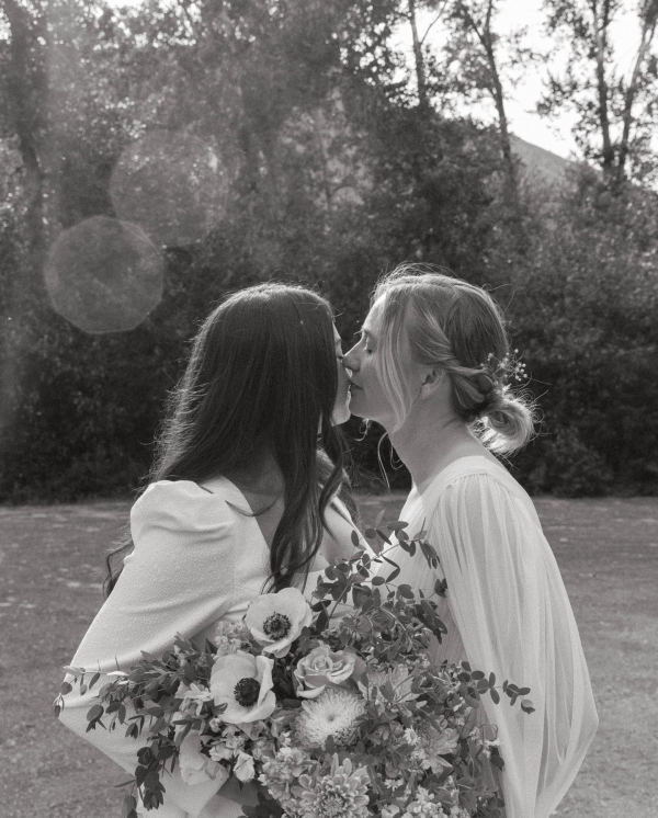Unconventional Wedding with Sunrise Ceremony, Two Aisles and Brides in Pajamas | Interview With the Bride About Planning Details