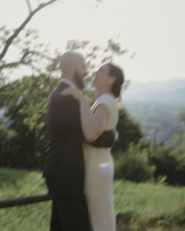 How to Choose The Right Photographer for Your Intimate Wedding?