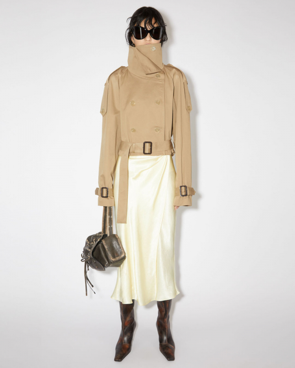 12 Stylish Outwear Pieces for Brides