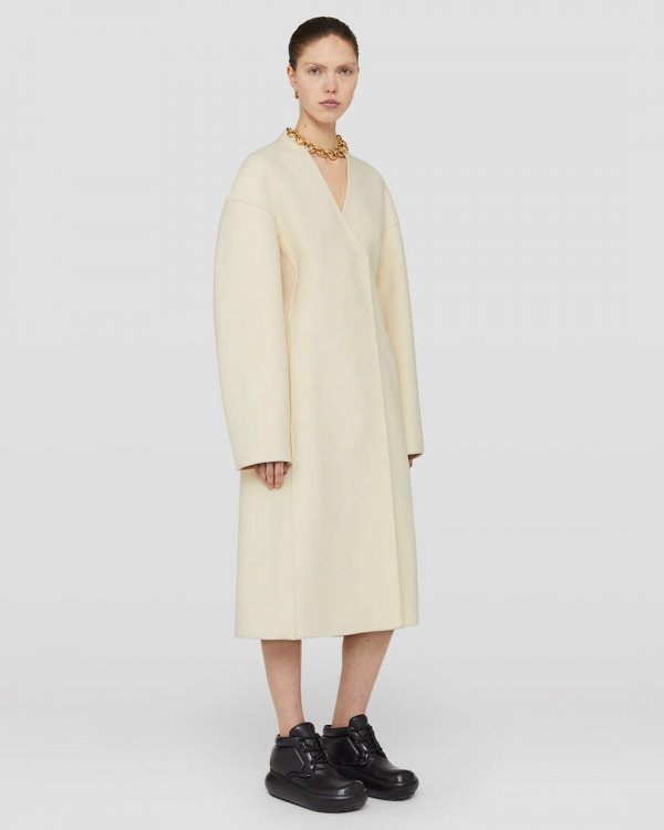 12 Stylish Outwear Pieces for Brides