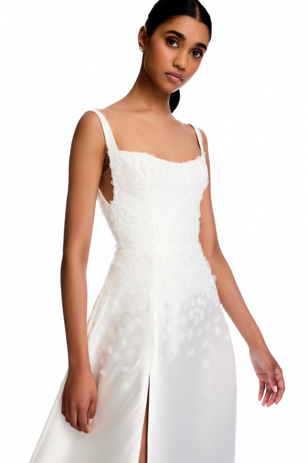 Best Wedding Dresses for Apple Body Shape | Bridal Gown Styles, Outfits for Plus Size Apple Body Type