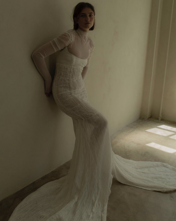 Best Wedding Dresses for Apple Body Shape | Bridal Gown Styles, Outfits for Plus Size Apple Body Type