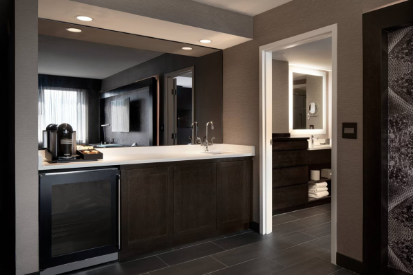 Venues The Clancy, Autograph Collection