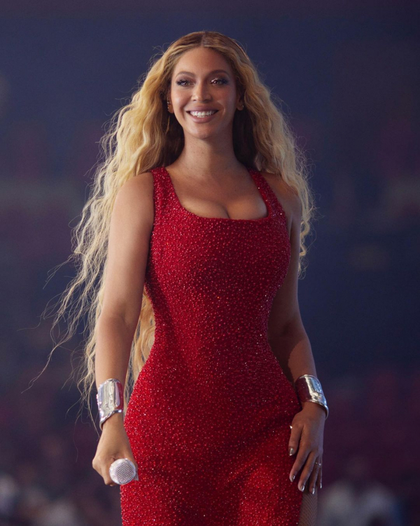 Tomato Red is the Hottest Color of Fall