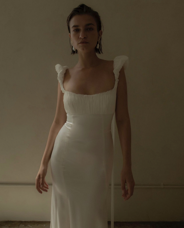 Best Wedding Dresses for Apple Body Shape | Bridal Gown Styles, Outfits for Plus Size Apple Body Type